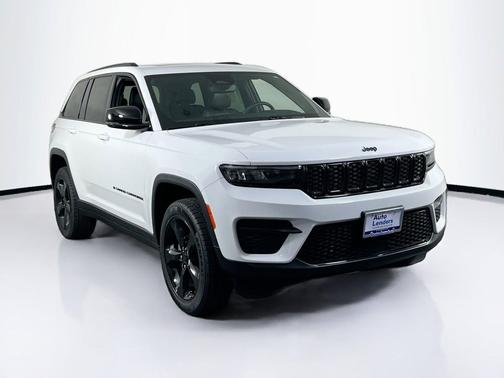 Bright White Clearcoat 2023 Jeep Grand Cherokee Altitude