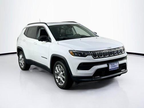 Bright White Clearcoat 2022 Jeep Compass Latitude Lux