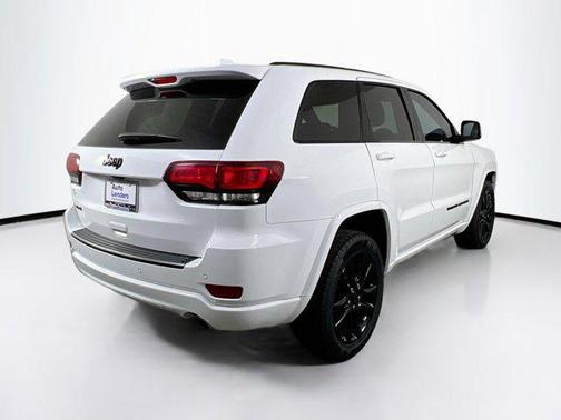 2022 Jeep Grand Cherokee Laredo
