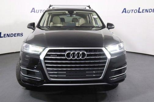 Photo 2 of 25 of 2018 Audi Q7 2.0T Premium