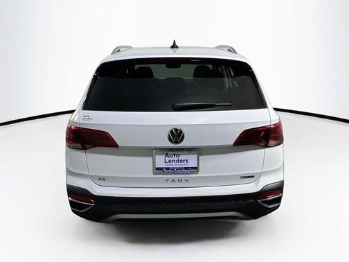 Pure White 2022 Volkswagen Taos 1.5T SE