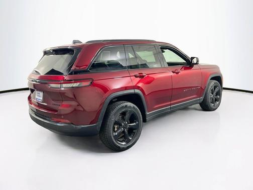 Velvet Red Pearlcoat 2023 Jeep Grand Cherokee Limited