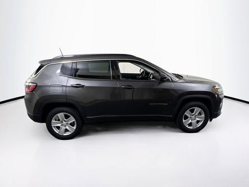 Granite Crystal Metallic Clearcoat 2022 Jeep Compass Latitude
