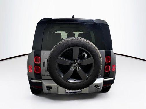 2020 Land Rover Defender 110 SE