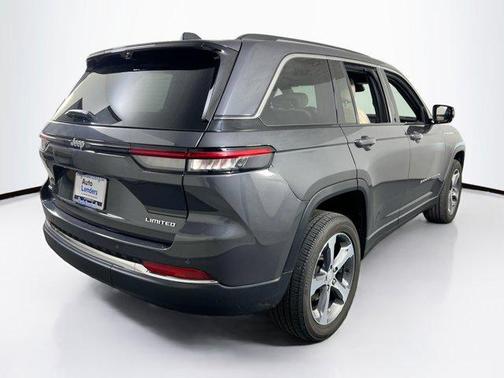 Baltic Gray Metallic Clearcoat 2023 Jeep Grand Cherokee Limited