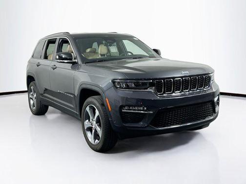 Baltic Gray Metallic Clearcoat 2023 Jeep Grand Cherokee Limited