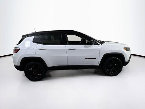 Bright White Clearcoat 2023 Jeep Compass Trailhawk