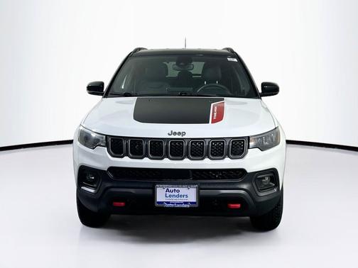 Bright White Clearcoat 2023 Jeep Compass Trailhawk