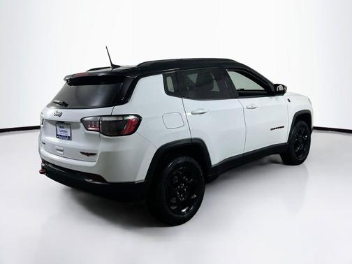Bright White Clearcoat 2023 Jeep Compass Trailhawk