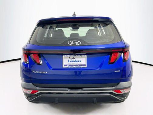 2023 Hyundai TUCSON SE