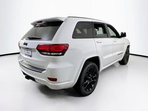 2022 Jeep Grand Cherokee Laredo