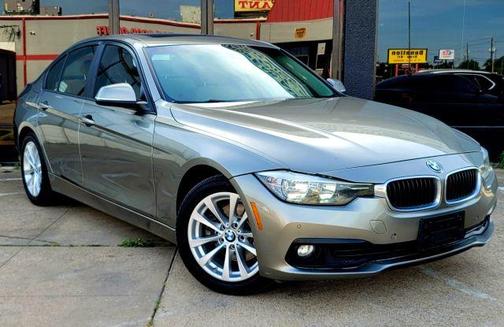 Gold 2017 BMW 320 i