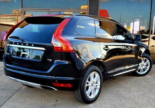 Black Sapphire Metallic 2015 Volvo XC60 T5