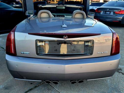 2005 Cadillac XLR Base