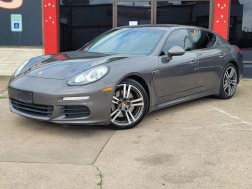 2014 Porsche Panamera 4