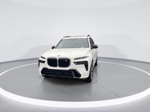 2023 BMW X7 M60i