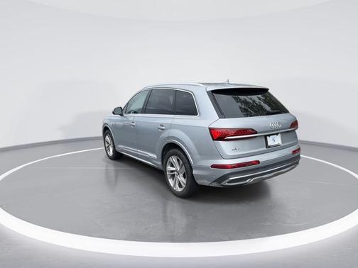 2022 Audi Q7 55 Premium Plus