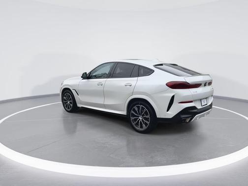 2023 BMW X6 xDrive40i