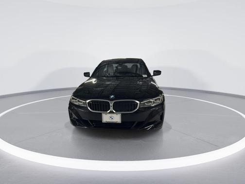 2025 BMW 330 i xDrive