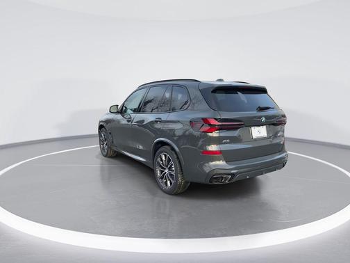 2026 BMW X5 M60i