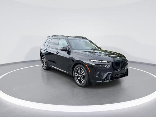 2023 BMW X7 M60i