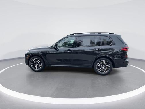 2023 BMW X7 M60i