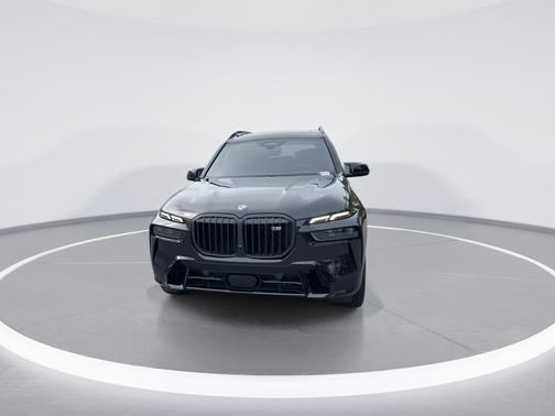 2023 BMW X7 M60i