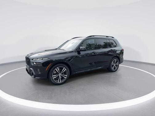 2023 BMW X7 M60i