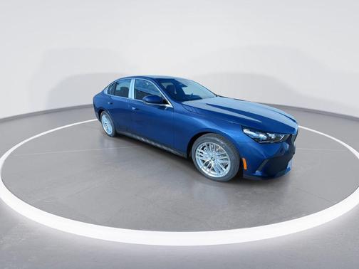 2025 BMW 530 i xDrive