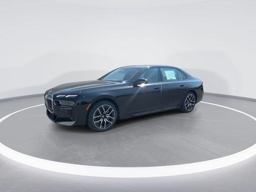 2025 BMW 740 i xDrive