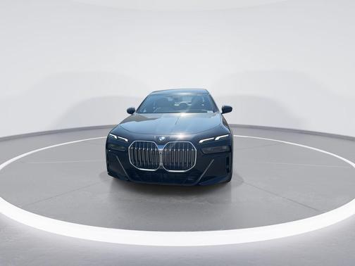 2025 BMW 740 i xDrive