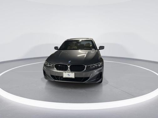 2025 BMW 330 i xDrive
