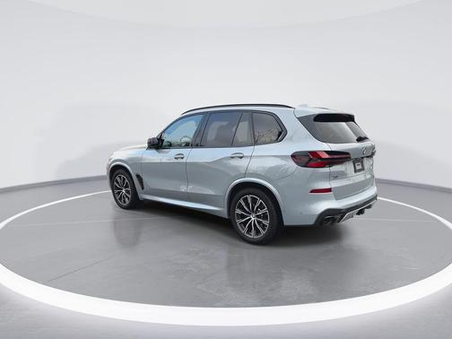 2024 BMW X5 M60i
