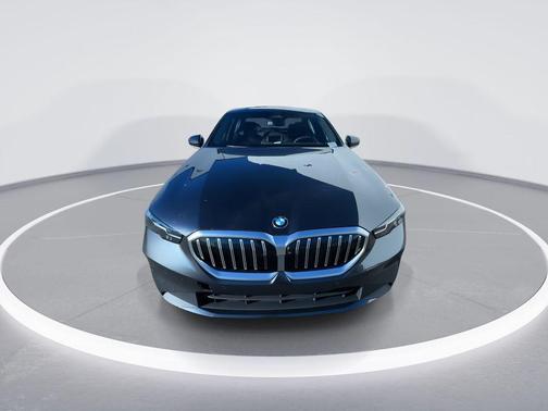 2025 BMW 530 i xDrive
