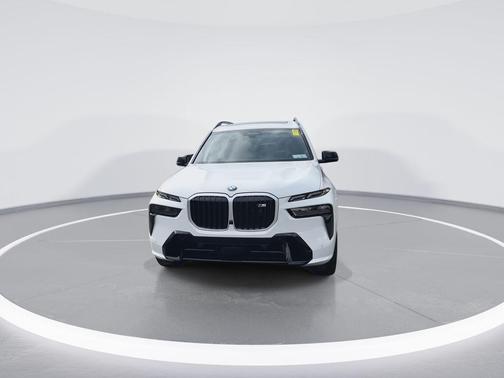 2025 BMW X7 M60i