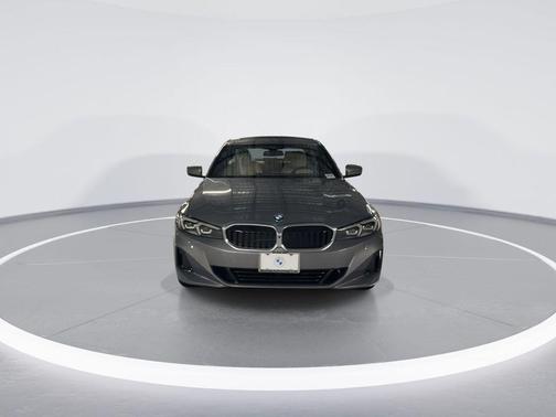 2025 BMW 330 i xDrive