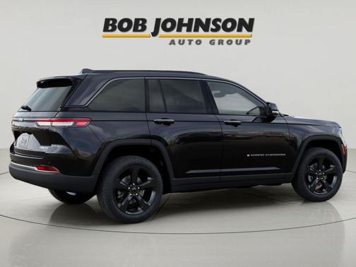 Diamond Black Crystal Pearlcoat 2026 Jeep Grand Cherokee Limited