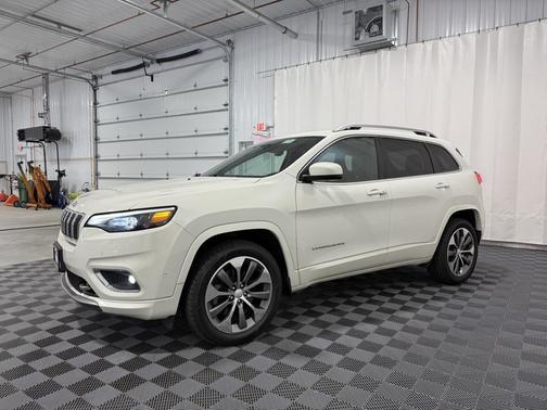 2019 Jeep Cherokee Overland
