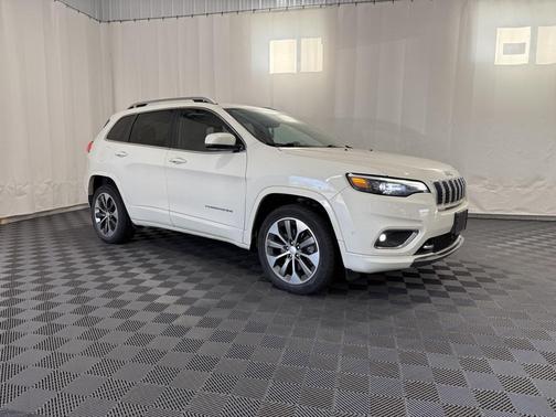 2019 Jeep Cherokee Overland