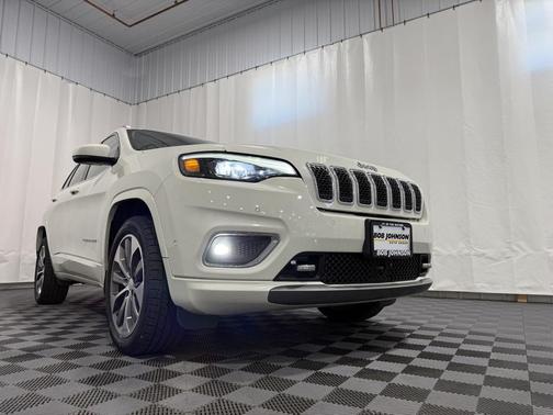 2019 Jeep Cherokee Overland