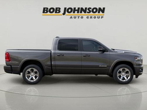 Granite Crystal Metallic Clearcoat 2026 RAM 1500 Big Horn/Lone Star