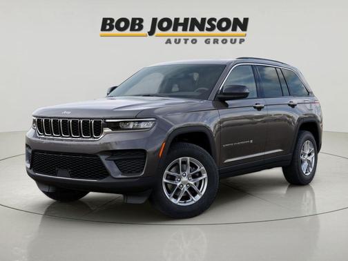 Baltic Gray Metallic Clearcoat 2025 Jeep Grand Cherokee Laredo