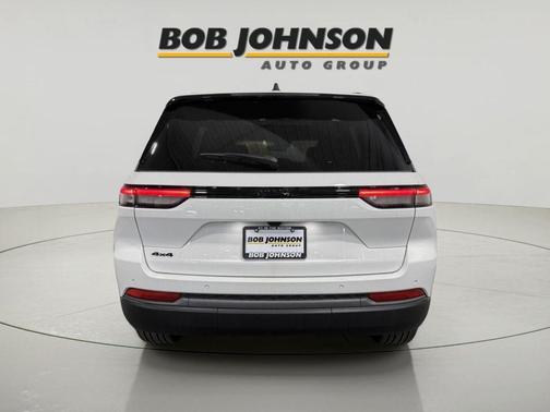 Bright White Clearcoat 2026 Jeep Grand Cherokee Limited