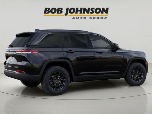 Diamond Black Crystal Pearlcoat 2026 Jeep Grand Cherokee Altitude