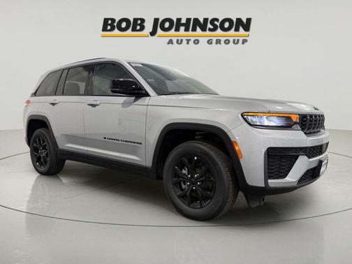 Silver Zynith 2026 Jeep Grand Cherokee Altitude