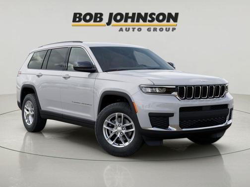 Bright White Clearcoat 2026 Jeep Grand Cherokee L Laredo