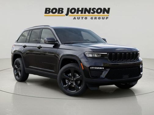 Diamond Black Crystal Pearlcoat 2025 Jeep Grand Cherokee Limited