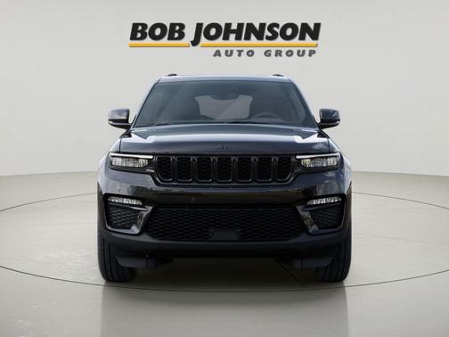 Diamond Black Crystal Pearlcoat 2025 Jeep Grand Cherokee Limited
