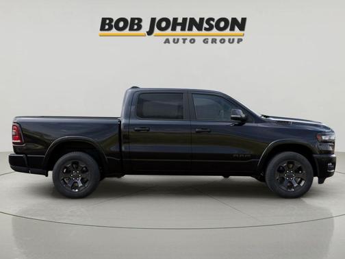 Diamond Black Crystal Pearlcoat 2026 RAM 1500 Big Horn/Lone Star