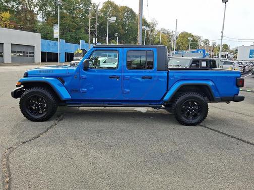 2022 Jeep Gladiator Willys 4x4